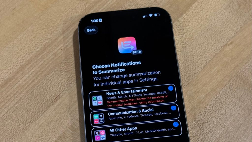 Apple Intelligence 뉴스 요약 기능의 복귀: 실수에서 배운 AI의 성장과 한계