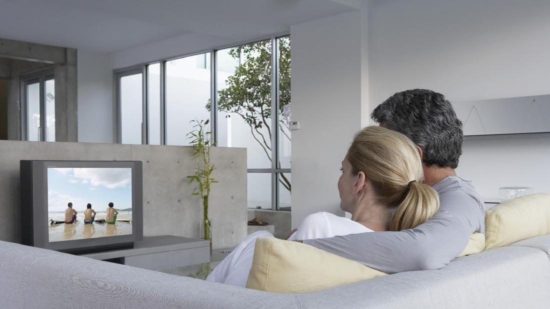 Bahasa Tubuh yang Sering Ditunjukkan Suami Istri dan Artinya