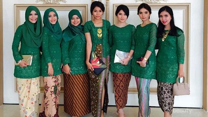 Cape brokat kombinasi / cape brukat / kebaya modern / kebaya modifikasi / lace termurah. Contek Yuk Ini 6 Model Kebaya Brokat Modifikasi Bernuansa Hijau Buat Acara Pentingmu