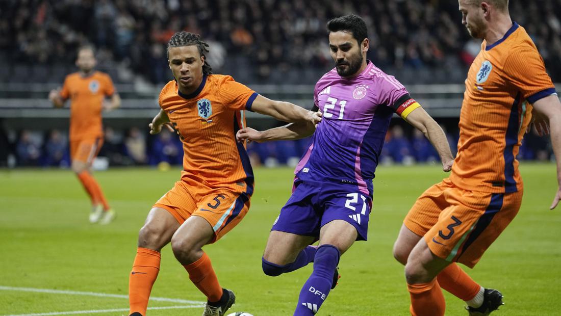Die Mannschaft Menang Comeback 2-1
