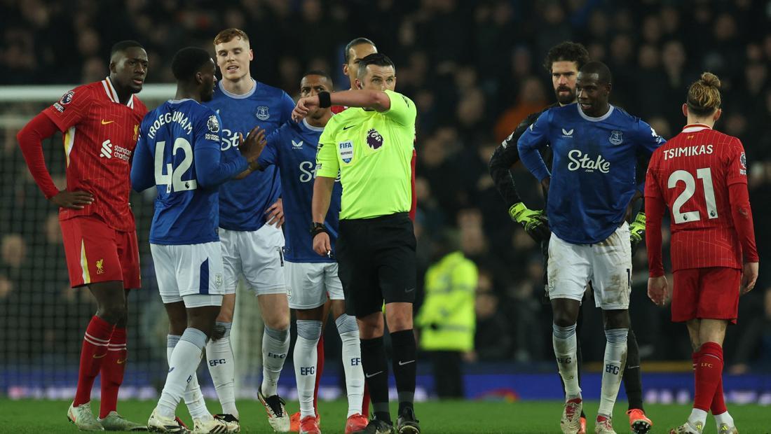 Eks Bos PGMOL Anggap Wasit Michael Oliver Blunder