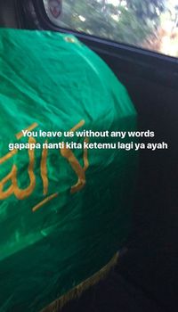 Kenangan yang tidak akan hilang. Duka Putri Titian Ditinggal Ayah Untuk Selamanya Saat Hamil Tua