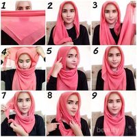 Pashmina dengan gaya hijab ala turki juga cukup simple dimana kamu hanya perlu menggunakan dalaman hijab seperti biasanya, lalu pakai pashmina . Tutorial Cara Pakai Hijab Terbaru 2019