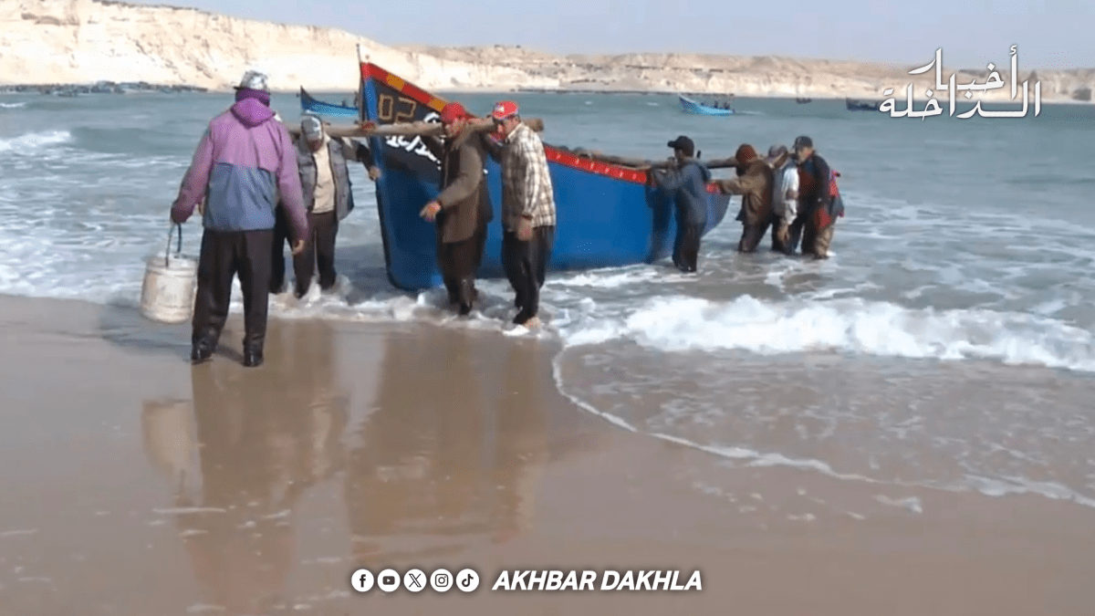 مصرع بحارين غرقًا إثر انقلاب قارب صيد تقليدي شمال الداخلة بسواحل انتيرفت 