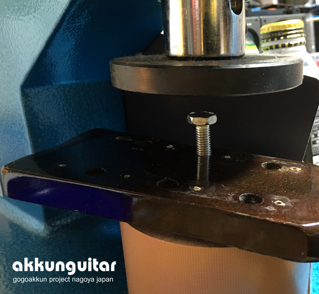 ヤマハFG-110赤ラベルのペグ交換☆グローバー・ロック式 GROVER502G