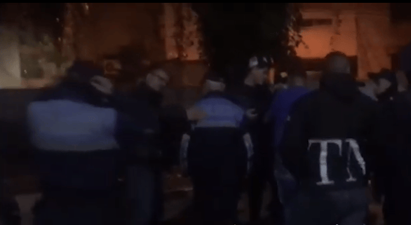 Kërcet sherri në një tjetër KZAZ në Tiranë, policia ndërhyn me urgjencë
