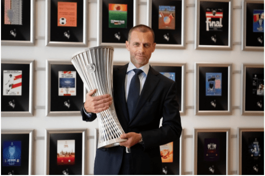 UEFA prezanton trofeun e “Conference League”, peshon 11 kg (VIDEO)