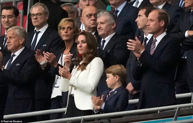 Finalja Itali-Angli merr në qafë familjen mbretërore: Djali i Prince William dhe Kate do qëndrojë larg mediave, ja arsyeja (FOTO LAJM)