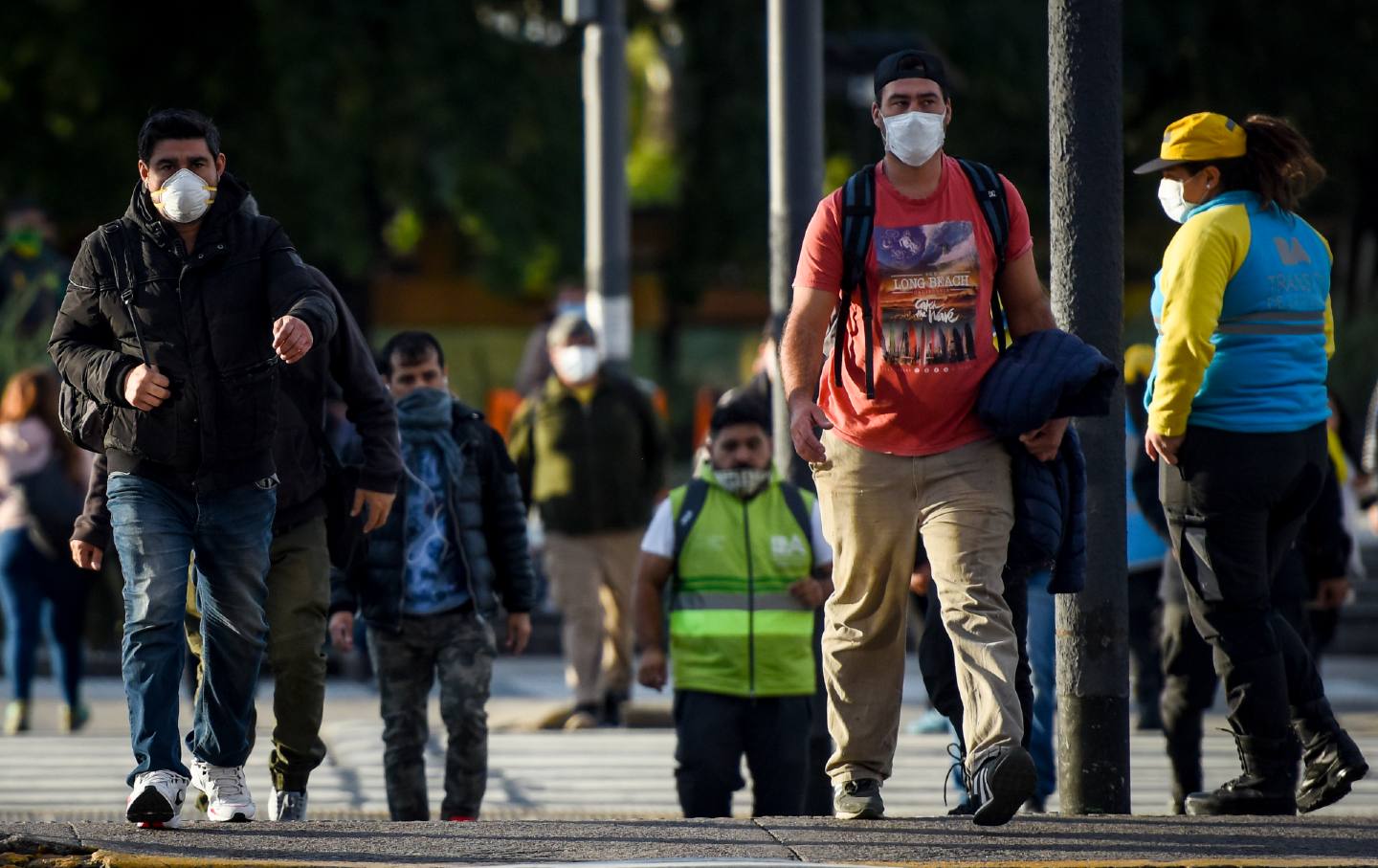 Vdekjet nga Covid-19 i kalojnë 100 mijë, Argjentina shpall 5 ditë zi kombëtare
