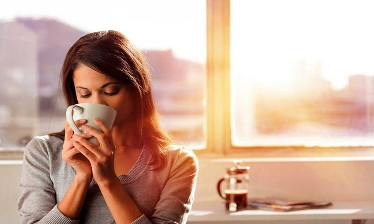 Sa e rrezikshme është të pini kafe me stomak bosh?