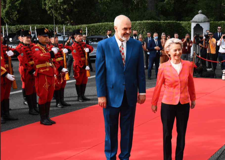 Vizita në Tiranë, mesazhi i Von Der Leyen: E ardhmja e Shqipërisë është në BE