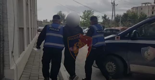 Vodhi xhiron e ditës në një dyqan në Patos, arrestohet brenda pak orësh autori (VIDEO)