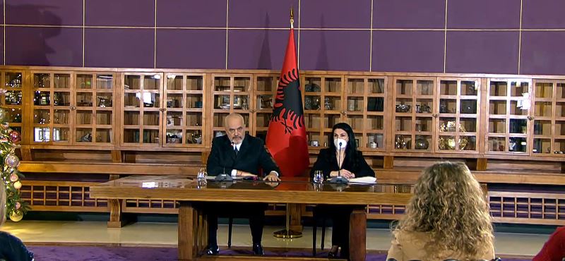 “Rroga ime dhe e Fevziut nuk dilte”, Rama: Lista e pagave qarkullon prej muajsh në Tik Tok, pse u përdor tani?!