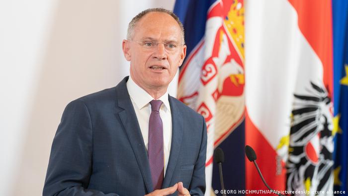 Austria intensifikon fushatën kundër emigrimit