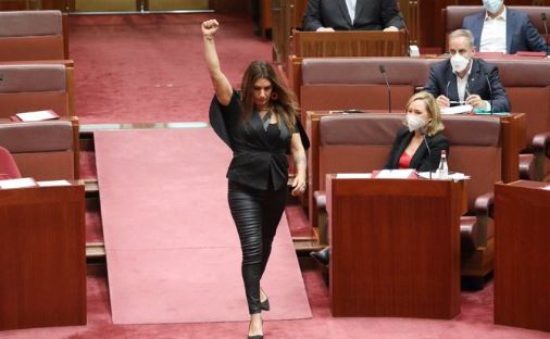 “Mbretëresha Elizabeth II është kolonizatore”, senatorja indigjene “sfidon” parlamentin Australian