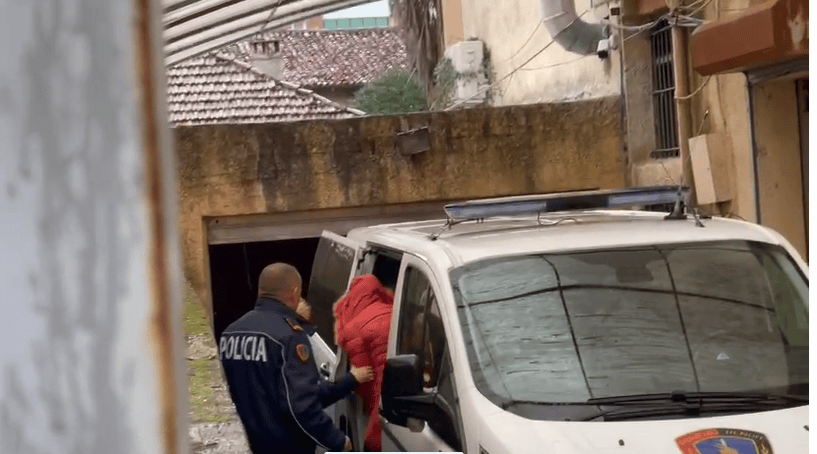 Hodhi foshnjën 9-ditëshe në lumë,  arrest me burg për nënën 32-vjeçare në Shkodër