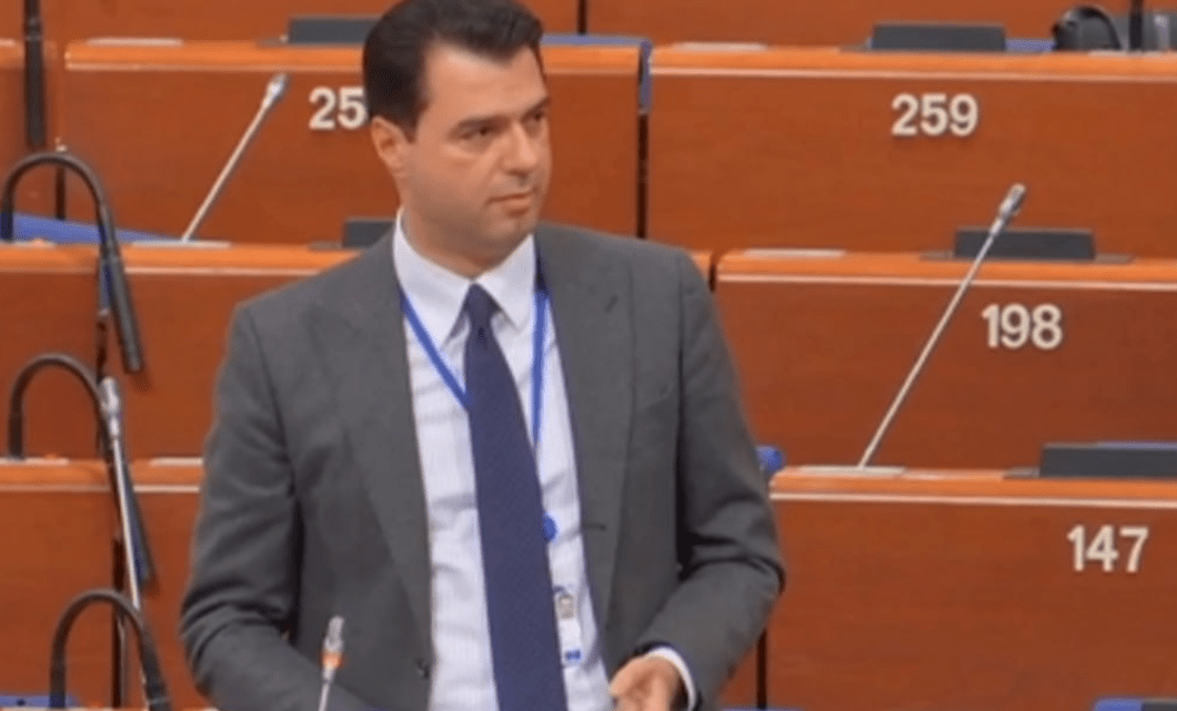 “Pavarësia e Kosovës realitet i pakthyeshëm!” Bëhet “i gjallë” Lulzim Basha, nuk mungon një urim për Zelensky-n