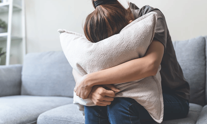 Po kaloni një periudhë stresuese? Këto janë dy shenjat që ju dërgon trupi juaj