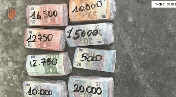100 mijë euro të fshehura në autobusin e linjës Bari-Durrës, lihet në burg shoferi, Elson Rodhe