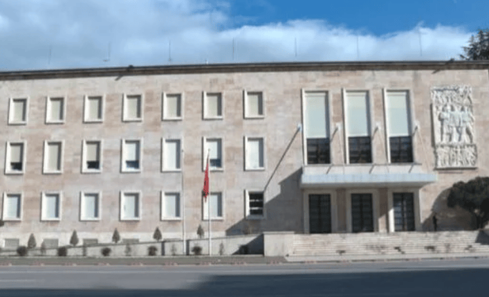 EMRAT/ Zbardhen propozimet e  qeverisë  për ambasadorë