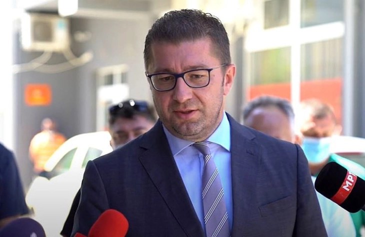 Mickoski: Pres që Von der Leyen ta thotë qartë se Maqedonia e Veriut do të fillojë në mënyrë të pakushtëzuar negociatat me BE-në