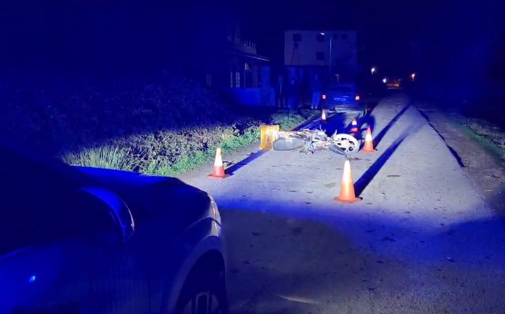 Aksident i rëndë në Fier, drejtuesi i një motori përplas këmbësorin