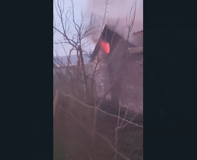 Zjarr i madh në Lezhë, zjarrfikëset në betejë me flakët