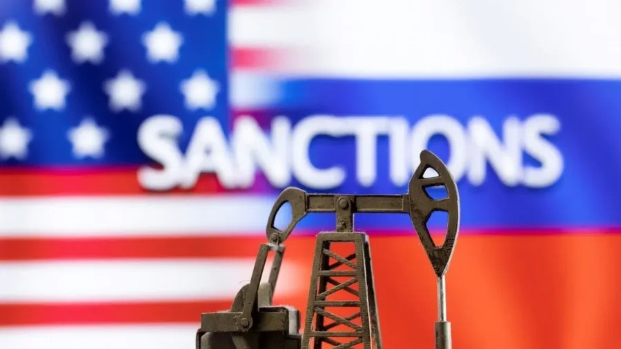 Trump sanksionoi kompanitë e naftës ruse, Putin dërgon Dimitriev për negociata në SHBA