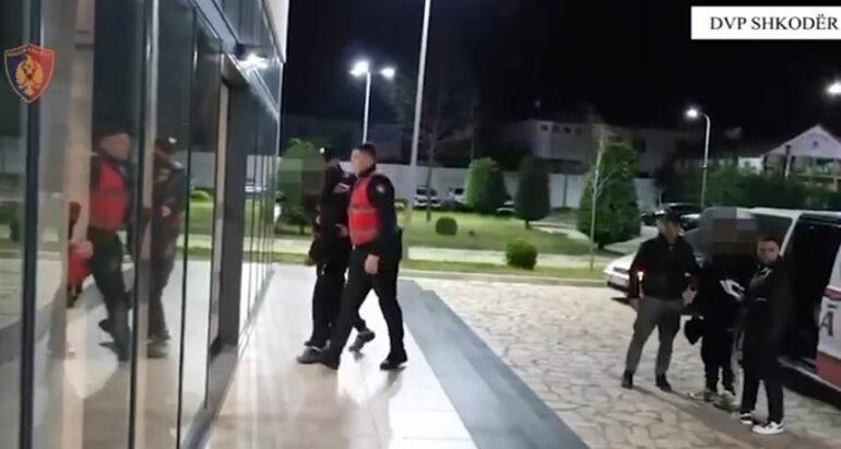 Transportonte emigrantë kundrejt pagesës, arrestohet 27-vjeçari në Shkodër