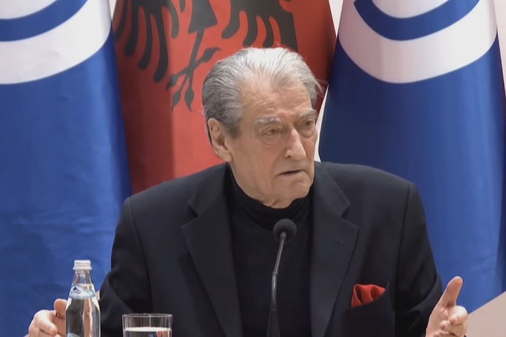 “Përballemi me këtë qeveri deri në rrëzimin e saj”/ Berisha fton qytetarët në protestë: Të ngrihemi në revolta të fuqishme! Çmimi i naftës shkak madhor…