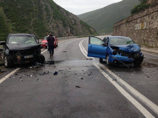 Aksident rrugor në Shkodër, humb jetën një person dhe plagosen tre të tjerë
