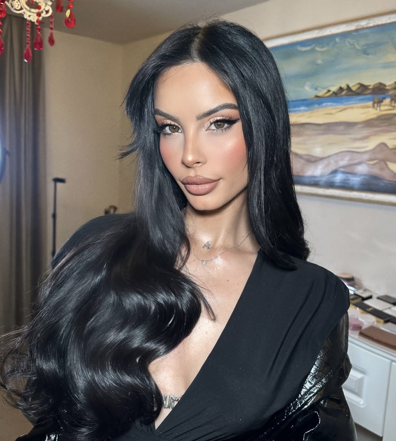 Blonde and curly? Jasmin Kadriu reveals her natural look