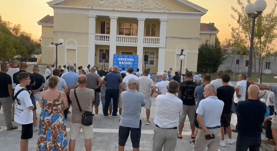 Protestë në Orikum kundër reformës territoriale, qytetarët: Duam bashkinë tonë