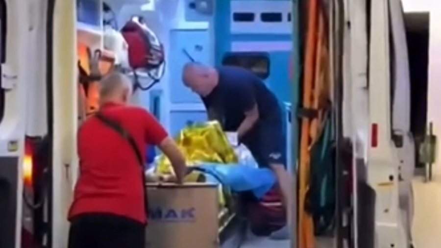 “Po i ndërronim kandelet”, njëri prej të plagosurve tregon momentin e shpërthimit të skafit në Vlorë: Mori flakë benzina që ishte derdhur