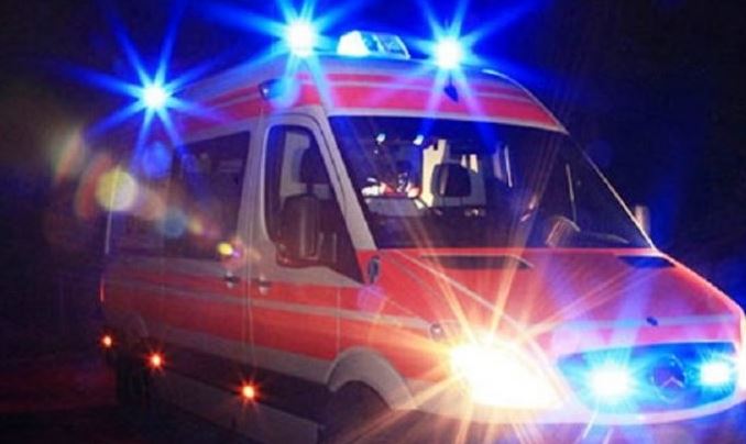 Aksident fatal në Durrës, makina përplas për vdekje këmbësorin; drejtuesi shoqërohet në polici