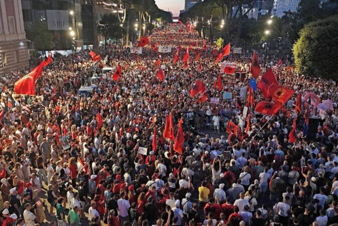 Dita e 92-të e protestës, qytetarët kërkojnë dorëheqjen e Ramës! Paralajmërojnë për pjesëmarrja masive në shtator dhe tetor