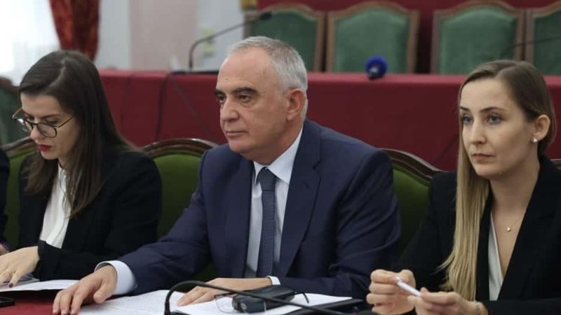 “Ndaloni shpërndarjen!”/ Publikimi masiv i videove intime të personave publikë në rrjetet sociale, reagon Komisioneri për Mbrojtjen e të Dhënave Personale