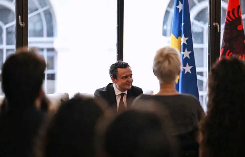 Dënimi me 81 vite burg për ish-drejtuesit e UÇK-së, Kurti kërkon strategji shtetërore për përgjigjen ndaj verdiktit të Hagës