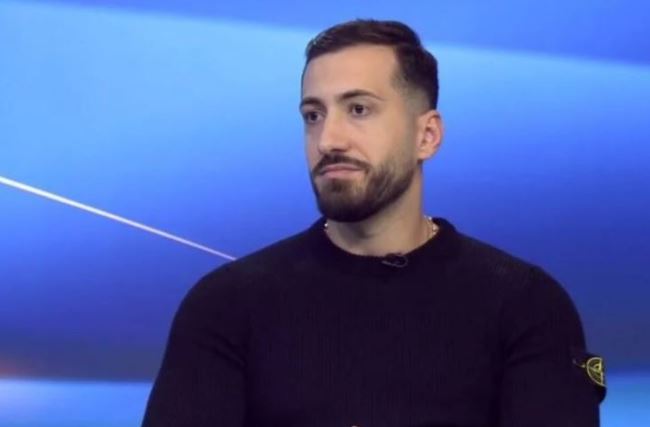Protestat studentore, Joz Marku del publikisht me një veprim të papritur