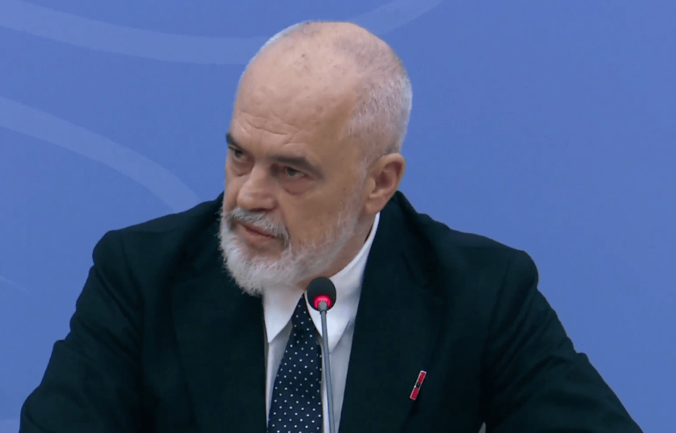 Rama kërcënon prindërit dhe pedagogët: Kush është vënë në dispozicion të këtij plani, do të paguajnë! S’do të ketë arsim falas e bursa për ata që dhunojnë policët