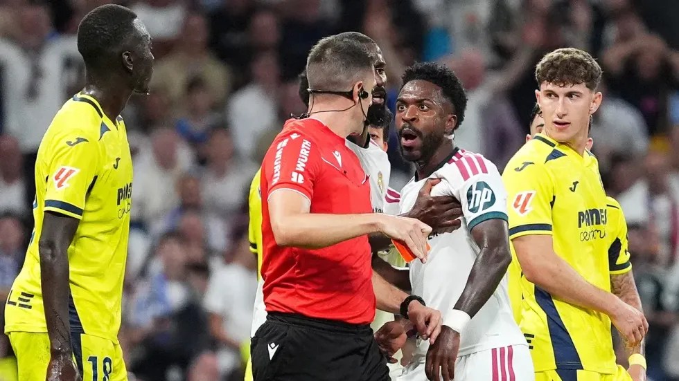 Pezullimi për katër ndeshje, Vinicius kritikon La Ligën për njoftimin dhe rregullin e ri