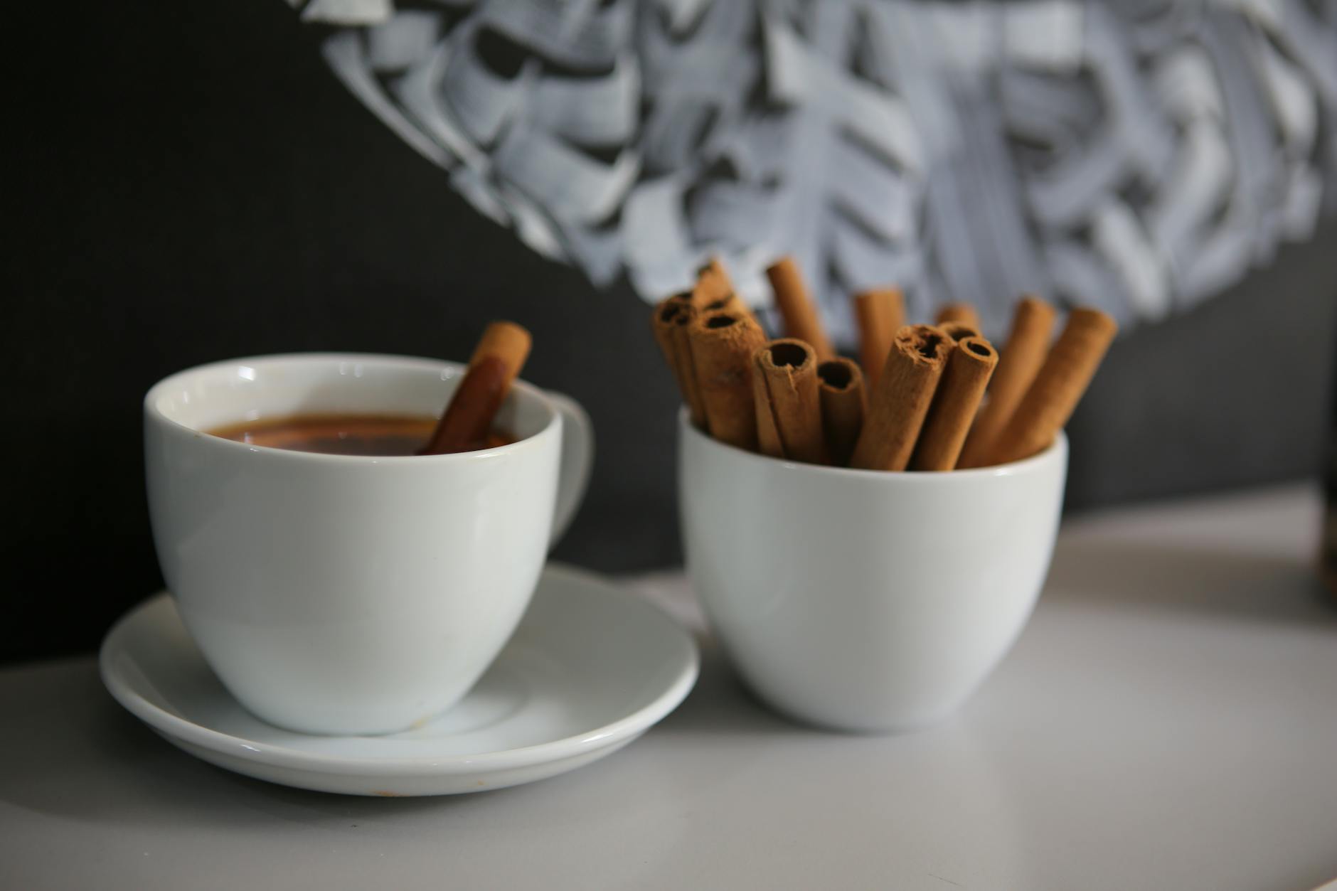 varitas de canela y café
