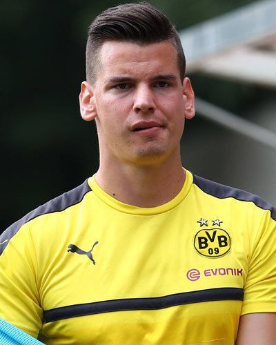 Balint Bajner Alchetron The Free Social Encyclopedia 197 m 6 ft 6 in Positions Striker.