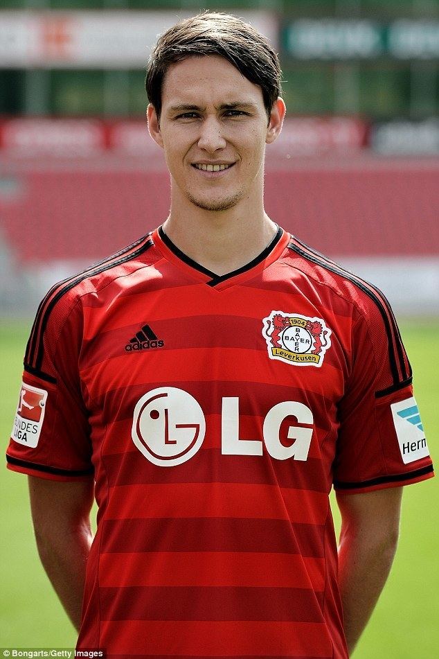 Leverkusens Emir Spahic L R Philipp Wollscheid Und Son Heung Min Sehen Nach Ihrem Verletzten Torjager Stefan Kiessling Der Topsturmer Konnte Aber Weitermache In the 200708 season Wollscheid completed 18 games for SV Rot-Wei Hasborn-Dautweiler in the Oberliga Sdwest and one game in.