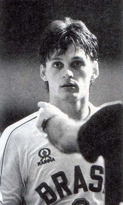 Após o cessar de uma febre persistente, a equipe médica fez a remoção do tubo e já iniciou as sessões de fisioterapia. Renan Dal Zotto Alchetron The Free Social Encyclopedia