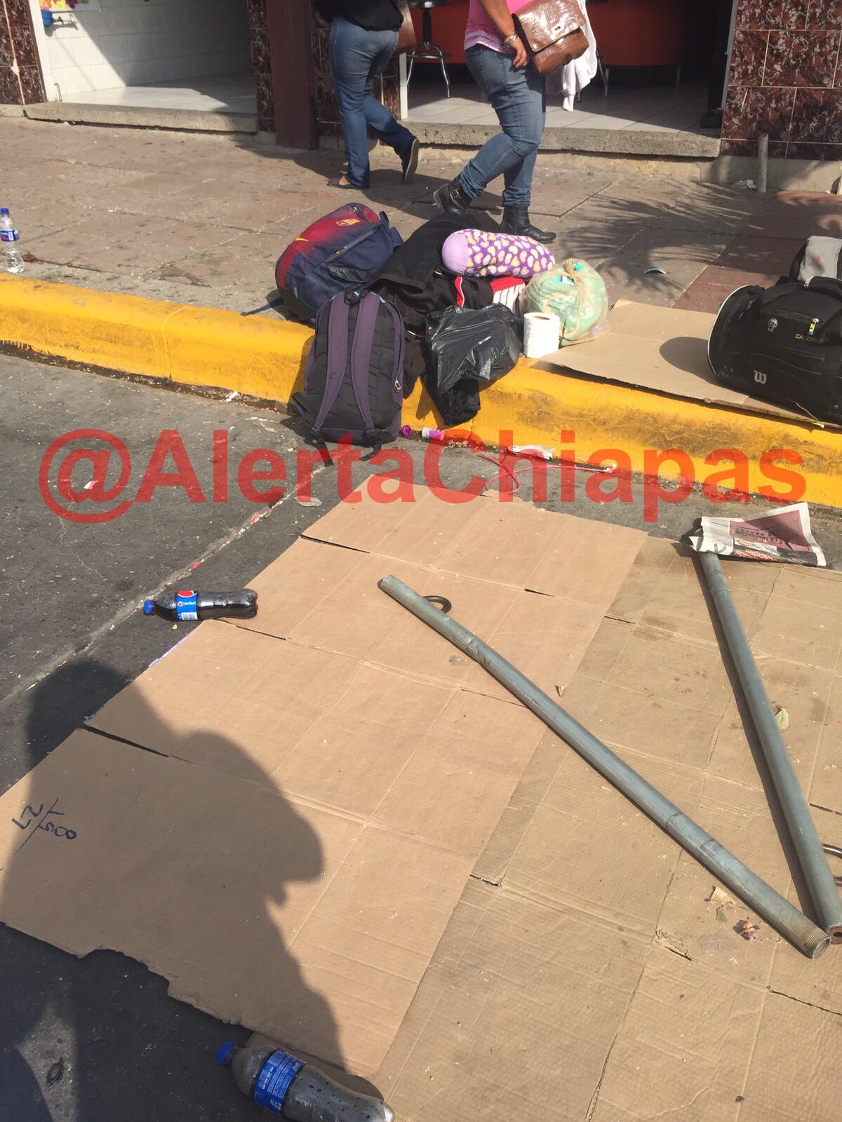 image3 Levantan plantón maestros de la secc. 7 y 40 del SNTE y la CNTE en #Tuxtla