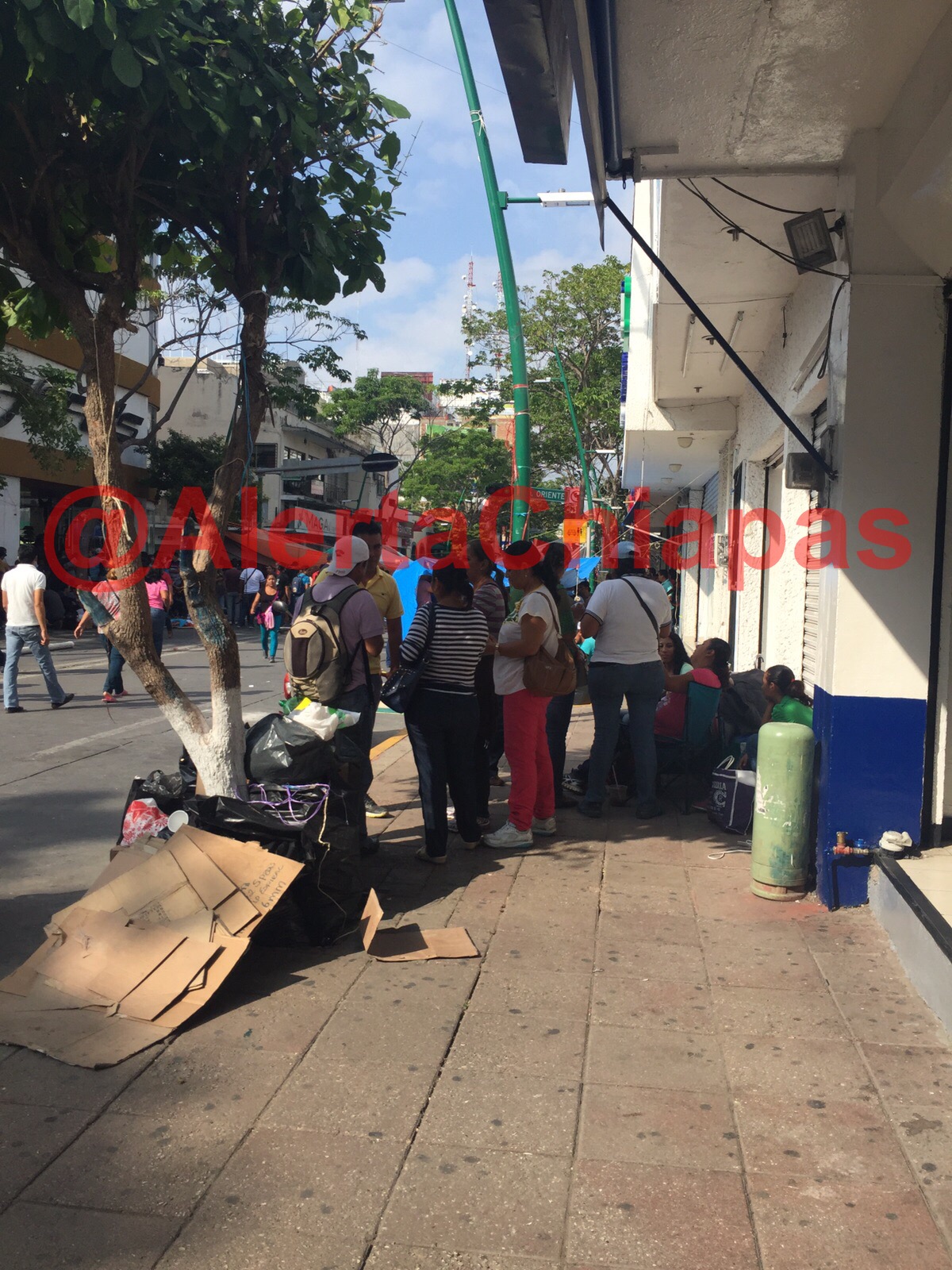 image7 Levantan plantón maestros de la secc. 7 y 40 del SNTE y la CNTE en #Tuxtla