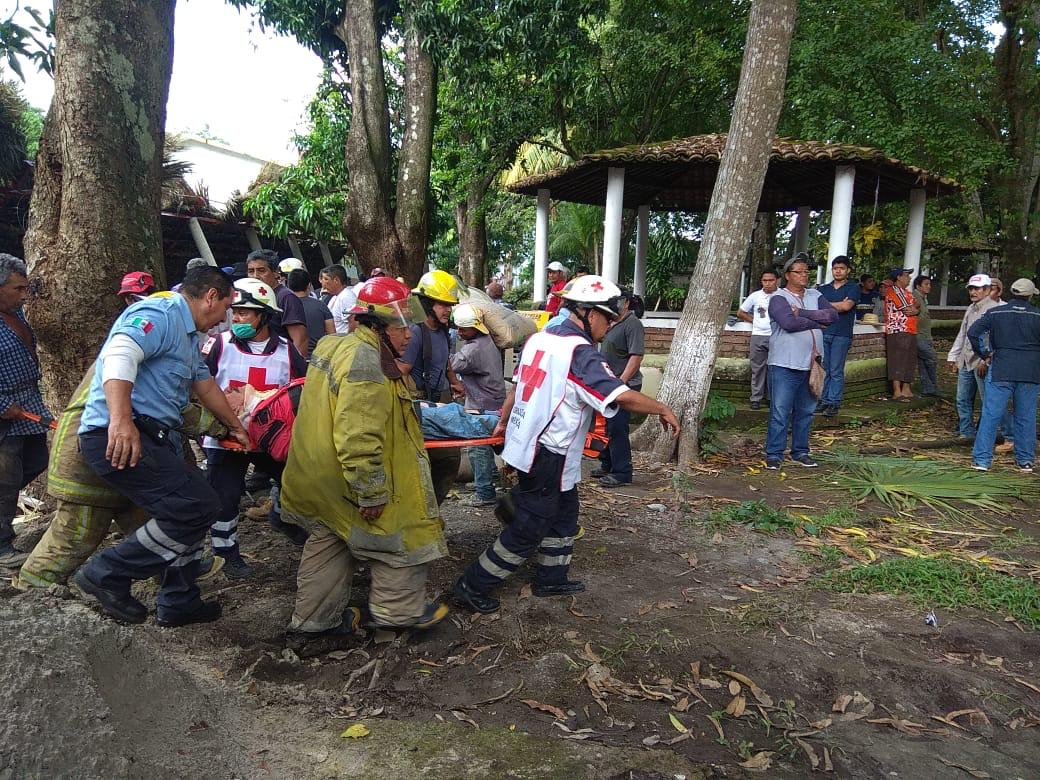 Un muerto y cuatro lesionados por colapso de estructura en seminario de #Tapachula