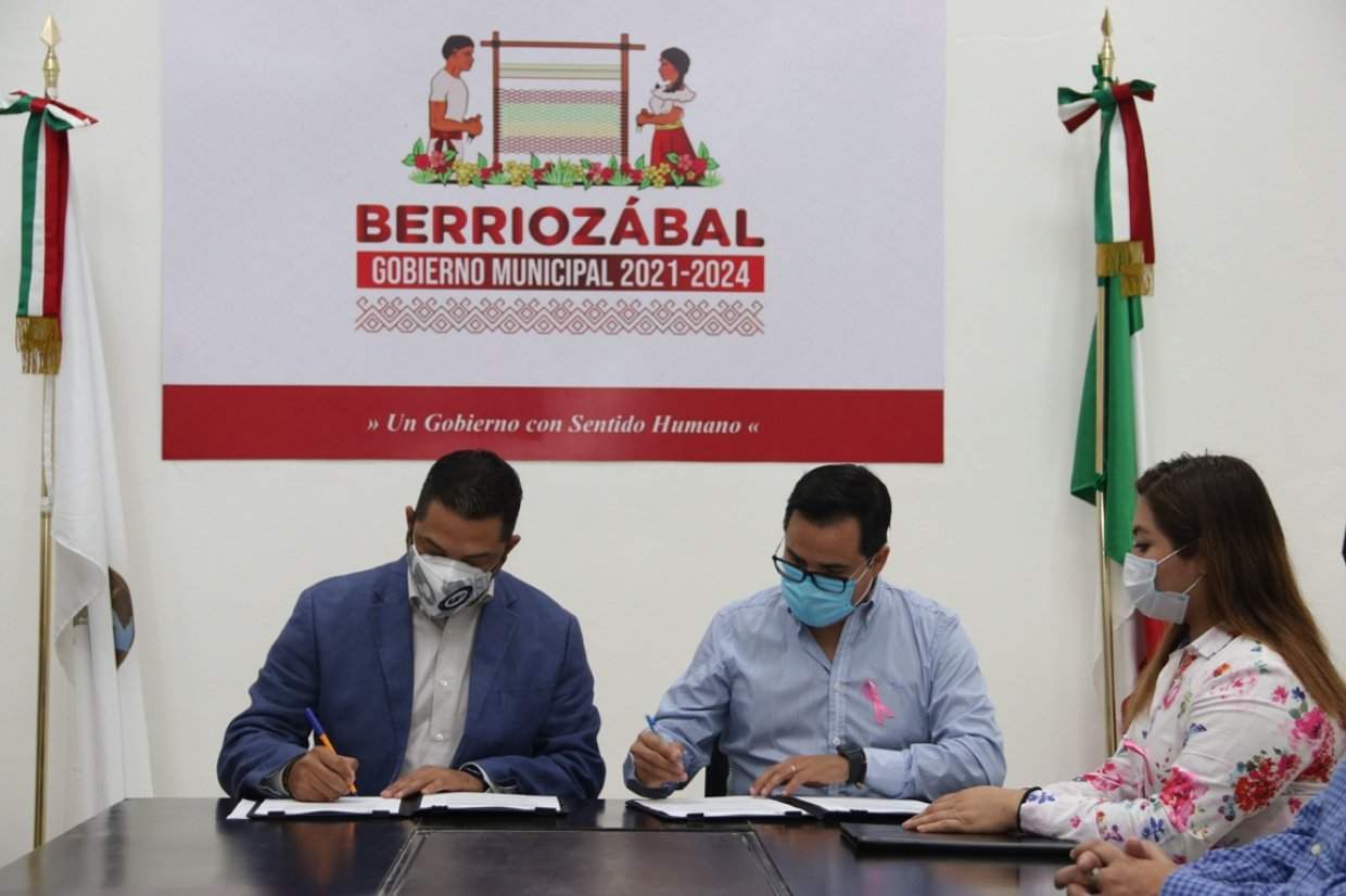 Firman Convenio de Colaboración H. Ayuntamiento de Berriozábal y UPChiapas