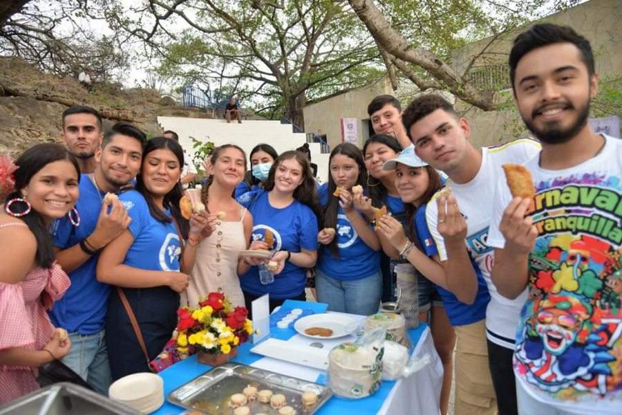 Alumnos extranjeros y de México muestran en la UNACH sus tradiciones